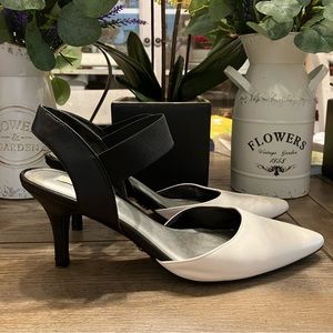 Simply Vera Vera Wang White Black Pointed Heels Size 8